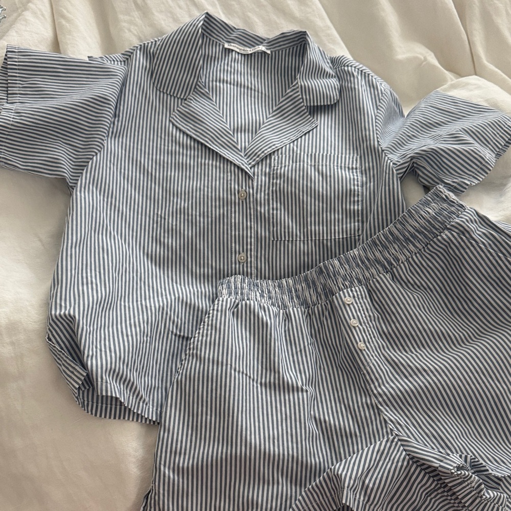 NWOT Abercrombie and Fitch A&F Striped Pajama Set XS